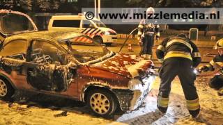 preview picture of video 'Auto volledig uitgebrand aan het Julianaplantsoen in Heemstede'