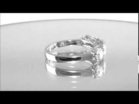 5 Stone Round Brilliant-Cut Diamond Ring in 18ct White Gold
