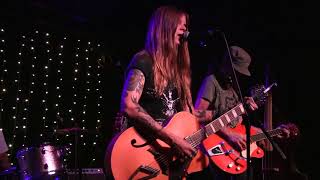 SARAH SHOOK AND THE DISARMERSNOTHIN&#39; FEELS RIGHT BUT DOIN&#39; WRONG