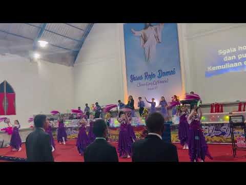 TAMBOURINE DANCE (HOSANA BAGI RAJA)