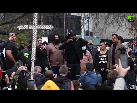 Israel Adesanya is a hypocrite by defending racist joe rogan