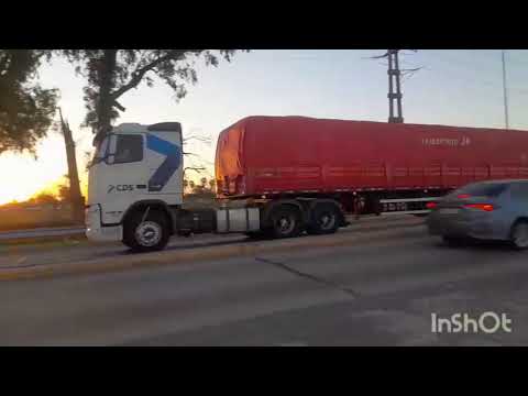 CAMIONES EN CRUCE DE RP158 CON RN19 , SAN FRANCISCO , CORDOBA , ARGENTINA , VIDEO 208