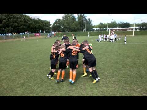 TPS Winogrady - MKS Przemysław 3:0. Tradycyjny taniec zwycięstwa.