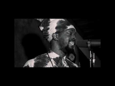 Vibronics & Jah Marnyah  - Tralalalala