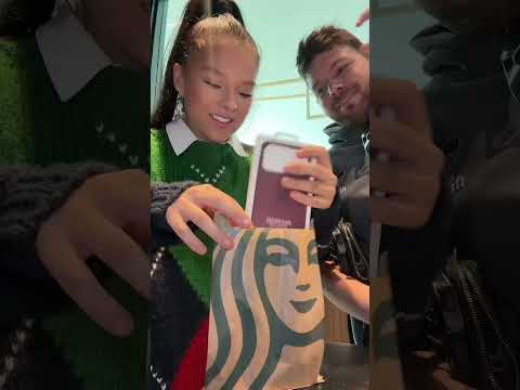 La amo🥹 #karinaymarina #viralvideo #shortvideo #tiktoktrend #nuevoiphone #iphone18promax #sorpresa