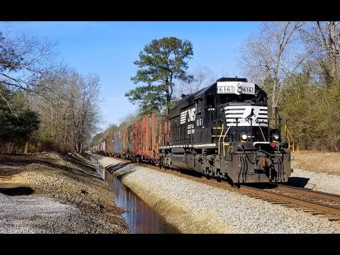 NS P28 rolls by Weston w/ ex-NW SD40-2 6161 leading & nice RS5T horn!