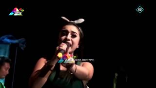 Download lagu Desy Tata. Kemarin .SEVENTIN. Band. Om Dwipangga Kendal mp3 Download lagu Desy Tata. Kemarin .SEVENTIN. Band. Om Dwipangga Kendal mp3