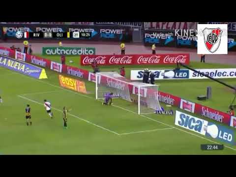 Gol de Scocco de tiro libre ante Olimpo