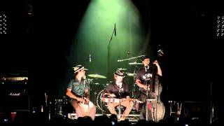 John Butler Trio - Thou Shalt Not Steal (Acoustic) - Horden Pavilion 3/9/2010