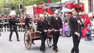 preview picture of video 'Festumzug 100 Jahre Feuerwehr Ottobrunn'