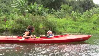 preview picture of video 'Wailua River Kayaking - March 2011'