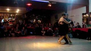 Ariadna Naveira y Fernando Sánchez - Ya sale el tren