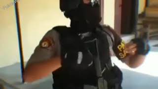 Download lagu Polisi joget lucu mp3