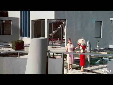 Claudio Montana - Chloë Sevigny [Chez Moi]