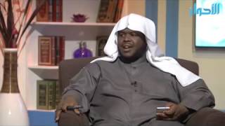 صورة ما حكم كسر عظم الميت الكافر ؟ | الشيخ خالد الفليج