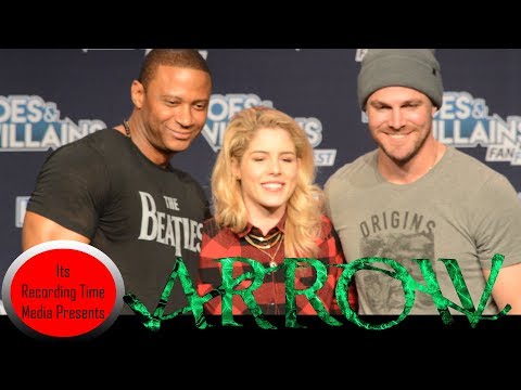 download lagu mp3 mp4 Heroes And Villains Fan Fest 2017, download lagu Heroes And Villains Fan Fest 2017 gratis, unduh video klip Heroes And Villains Fan Fest 2017