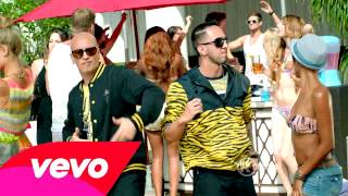 Aquí Es Que Ehh Lyrics English Translation