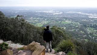 MÚSICAS ELETRÔNICAS Abandoned infiNoise Mendum See You at the End