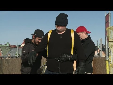 Klas hemska bungy jump-upplevelse - Snurra flaskan (TV4 Play)