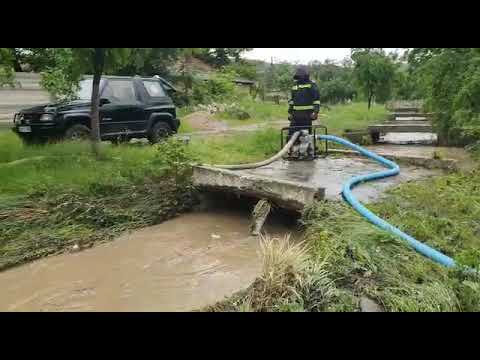 eBihoreanul.ro: Curţi inundate, în satul Derna