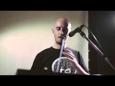 Sholo Truth: "Salí" Live showcase en Record Store Day (Delia Store, Madrid)