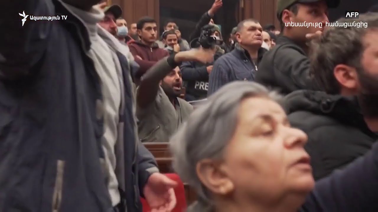 Ովքեր են ապահովել քաղաքացիների մուտքը կառավարական շենք. ԱԱԾ-ի տեսանյութը