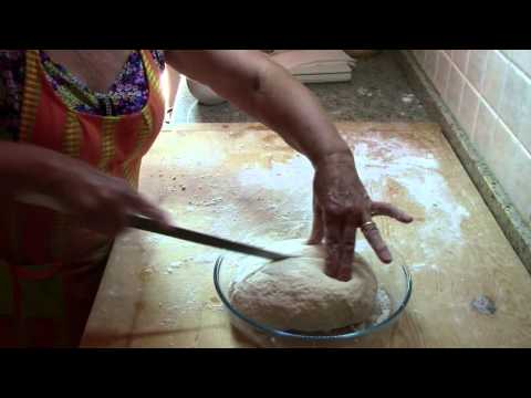 video ricetta-tutorial 1kg di pane fatto a mano con forno normale - il canale di nonna Esterina