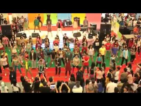 Gangnam Style Flashmob Indonesia   Emporium Pluit Jakarta