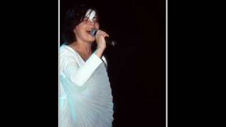 Björk - All Neon Like [Live Blue Note Café, Sept 10th 1997].wmv