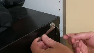 Filing cabinet lock picking