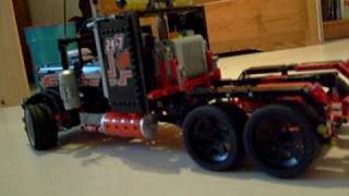 preview picture of video 'lego motorisation camion 8285 de course'