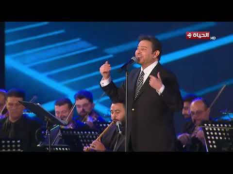 نحتفل مع المطرب هاني شاكر بعيد ميلاده الـ73 باختيار أفضل أغانيه للفريق من بين رحلته التي امتدت خمس عقود من الكلاسيكيات الخالدة. استمعوا وأقرأوا حول مفضلاتنا على الموقع #بيلبورد_عريية 