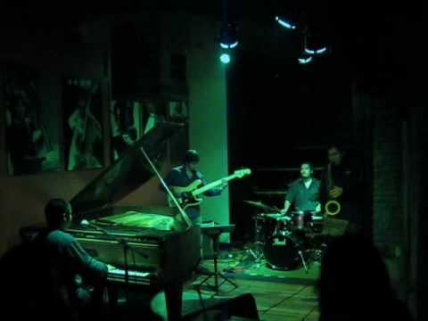 [2009] Rodolfo Chodil Trío ft.Franz Mesko - Softly As In A Morning Sunrise PART I