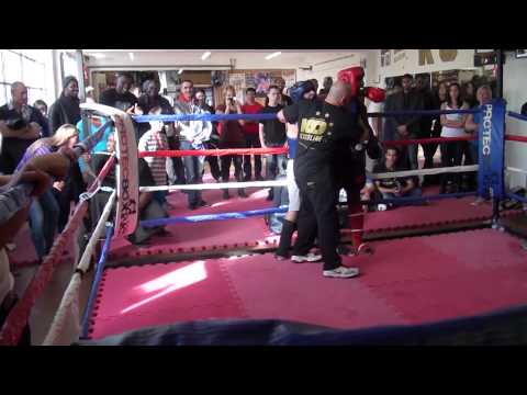 Mihai Constantin Vs Denvar Wilson   KO Bloodline Interclub Muay Thai
