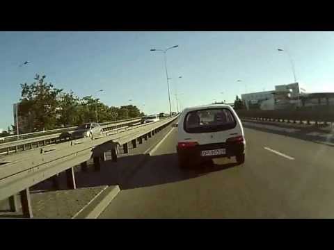 Jedzie lewym, jak ma prawy wolny