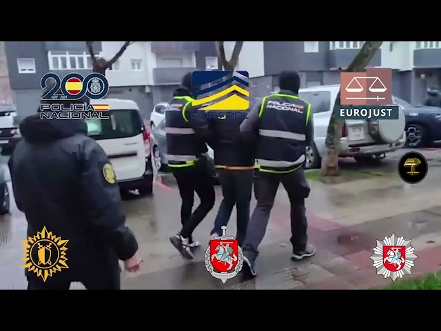 Desarticulada una organización transnacional que enviaba droga a Islandia mediante correos humanos