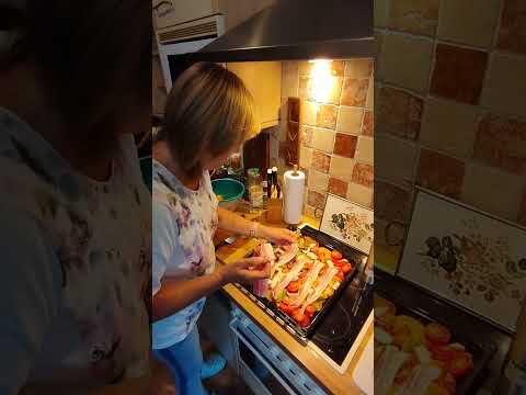 Zu viele Tomaten? 🍅 Rezept für die beste Tomatensauce der Welt #Shorts