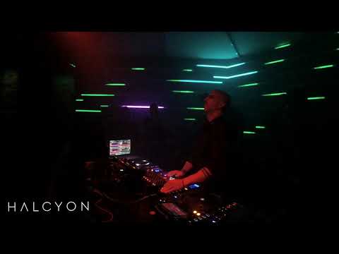 IN THE BOOTH 034 DENNIS CRUZ