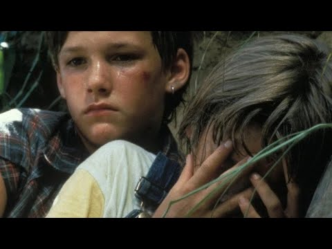 ولد بيشوف راجل بيـنـتحر ولما بيمنعه بيقوله الراجل سر بيخلى حياه الولد فى خطـر (ملخص The Client)