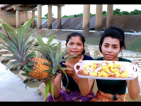 Beautiful Girl Cooking octopus - In River How To Cook Pineapple So Delicious - Countryside Food