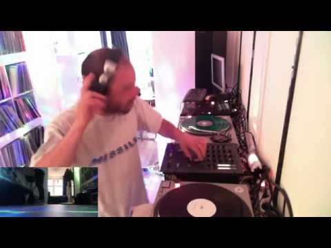 LIFE IS LIVE ep.352  mixed by DAVID VUNK.  intergalactic fm 01-06-16  technoelectrodarkwavehouse