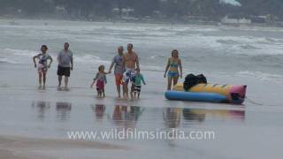 preview picture of video 'Hua Hin Beach, Thailand'