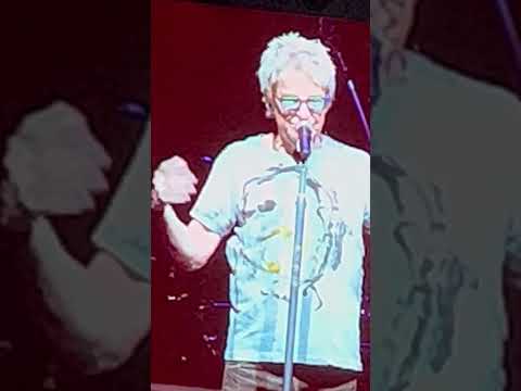 Thumbnail for Kevin Cronin introduces new band member Derek Hilland. #reospeedwagon #Sanjoseciviccenter by Derek Hilland