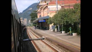 preview picture of video 'Annunci alla Stazione di Chiavari, fino alle 12, con voce Roberto classica'