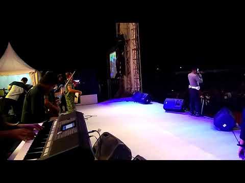 download lagu mp3 mp4 Band Seangkatan Coldplay, download lagu Band Seangkatan Coldplay gratis, unduh video klip Band Seangkatan Coldplay