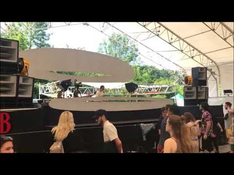 Cristi Cons at Picnic Fonic