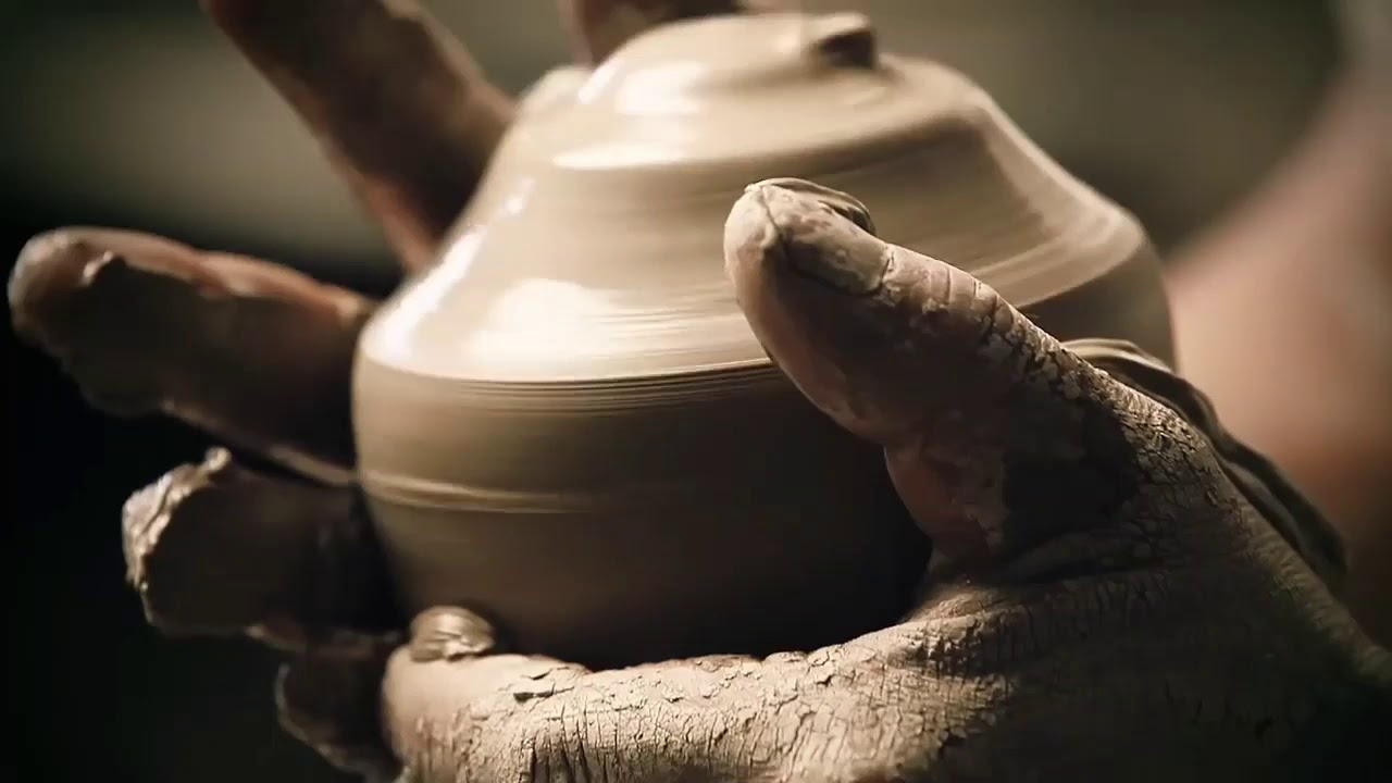 OLEIRO E O VASO #oleiro #vaso #vasonovo #barro #vasodebarro