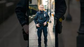I took a picture of the police officer👮@Click_The_Smiles #streetphotography #ullulaxmimantra