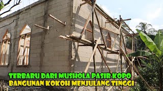 The totality of the construction of the Pasir Kopo prayer room... Towering high makes the congreg...