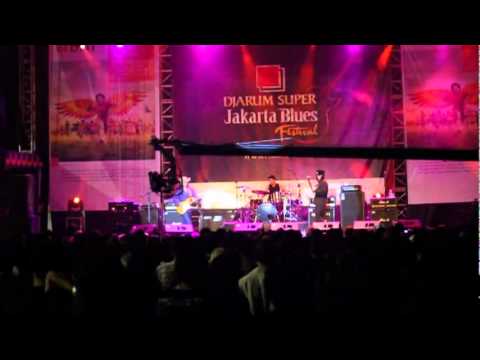 Gugun Blues Shelter - Good Things Bad Things & Who is to Blame @Jakarta Blues Festival 2010
